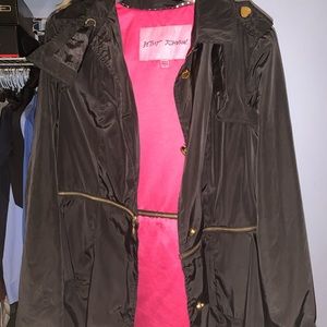 Women’s raincoat